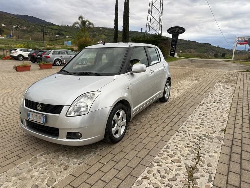 Usata Suzuki Swift 92 CV (67 kW) 2007 Argento Utilitaria