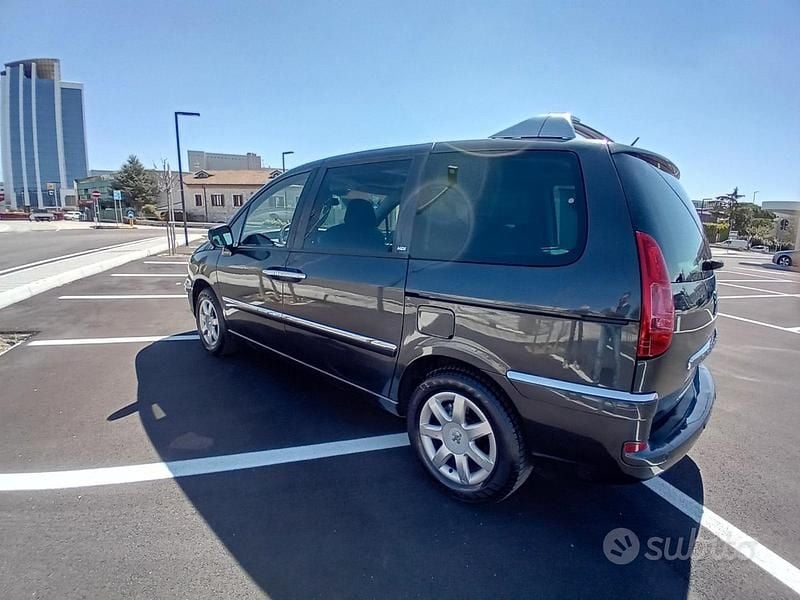 Usata Peugeot 807 Allure 163 CV (119 kW) 2010 Grigio Monovolume