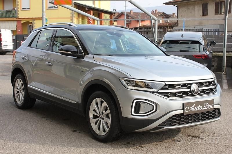 Usata VW T-Roc Style 116 CV (85 kW) 2025 Grigio SUV