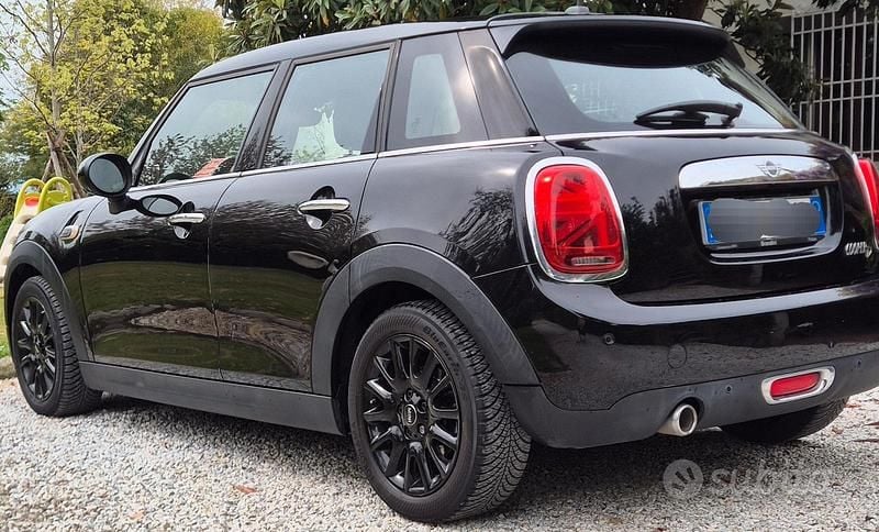 Usata Mini Cooper D Hype 116 CV (85 kW) 2018 Nero Utilitaria