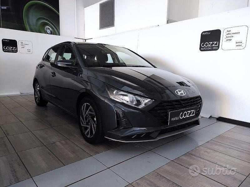 Usata Hyundai i20 77 CV (56 kW) 2024 Grigio Berlina