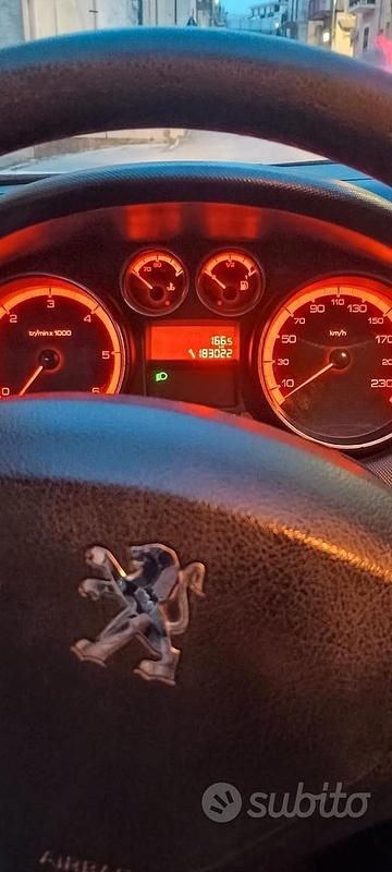 Usata Peugeot 308 112 CV (82 kW) 2007 Grigio Utilitaria