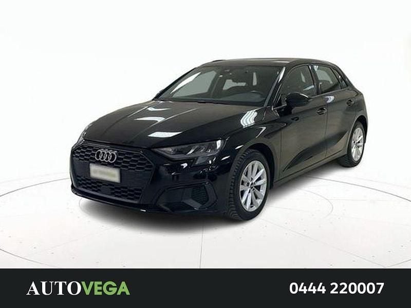 Usata Audi A3 Sportback e-tron Business 150 CV (110 kW) 2022 Nero / pastello Utilitaria