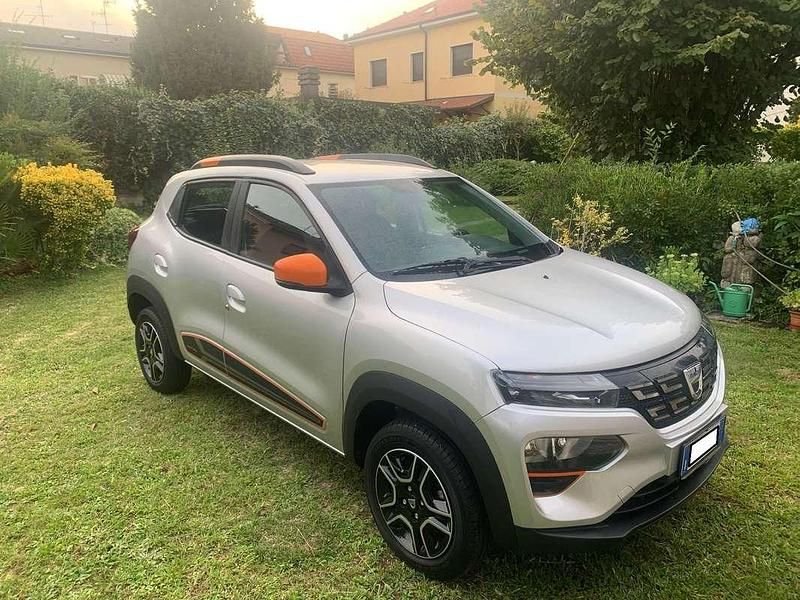 Usata Dacia Spring Comfort 19 kW (26 CV) 2022 Grigio Utilitaria