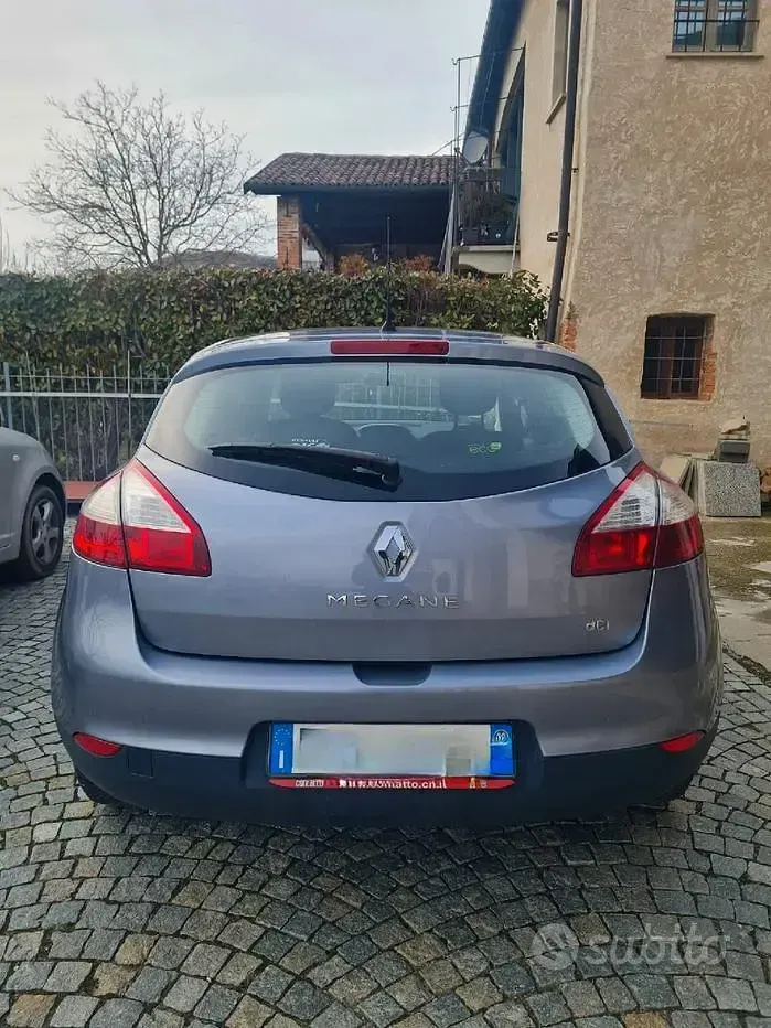 Usata Renault Mégane III 90 CV (66 kW) 2009 Grigio Berlina