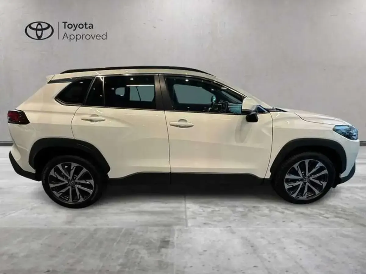 Usata Toyota Corolla Lounge 199 CV (146 kW) 2023 Other Utilitaria