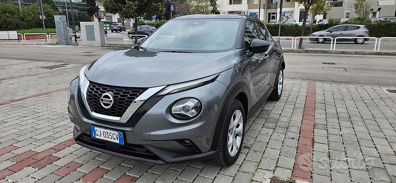Usata Nissan Juke N-Connecta 114 CV (83 kW) 2022 Grigio SUV