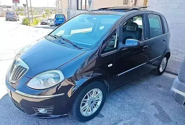 Usata Lancia Musa Gold 95 CV (69 kW) 2013 Nero Monovolume