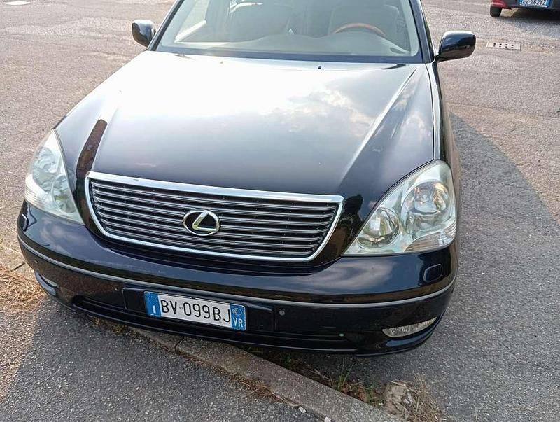 Blu/azzurro Usata 2001 Lexus LS430 Ambassador Tre volumi | 6900 € - Immagine 1/4