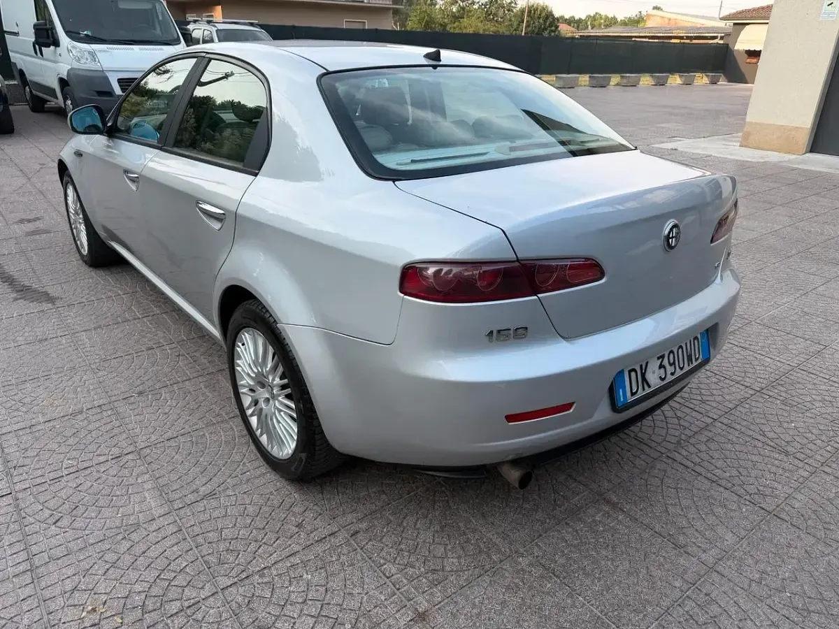 Usata Alfa Romeo 159 Exclusive 150 CV (110 kW) 2007 Argento Berlina