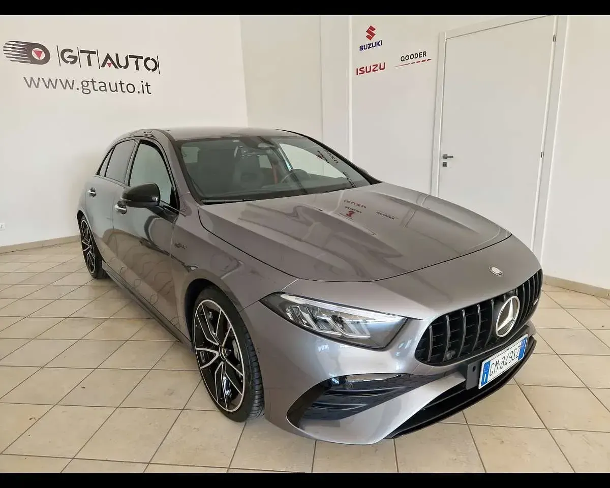 Usata Mercedes A35 AMG Premium Plus 306 CV (225 kW) 2023 Grigio met. Berlina