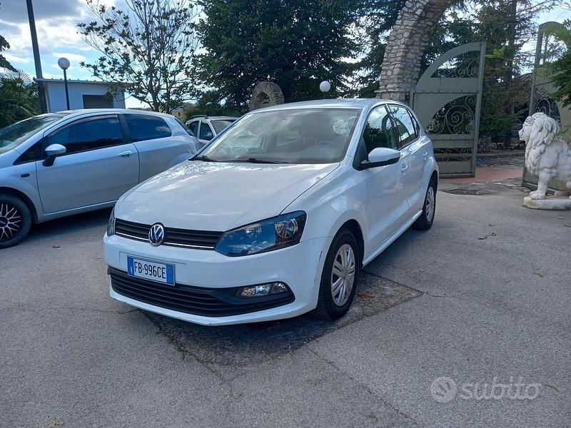 Usata VW Polo Trendline 75 CV (55 kW) 2015 Bianco Berlina