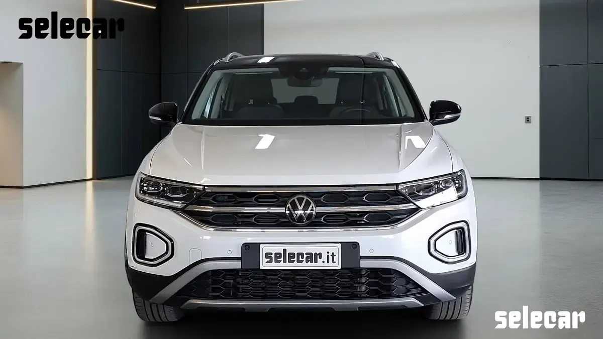 Usata VW T-Roc Style 110 CV (80 kW) 2023 B4 bianco SUV