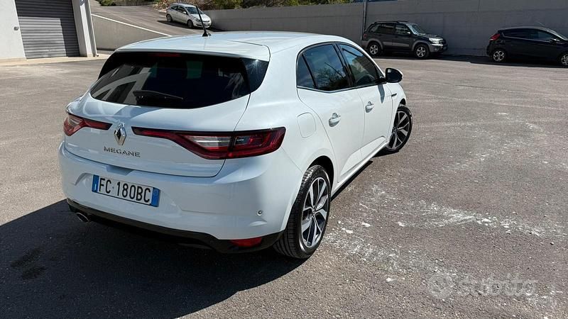 Usata Renault Mégane IV Bose Edition 110 CV (80 kW) 2016 Bianco Berlina