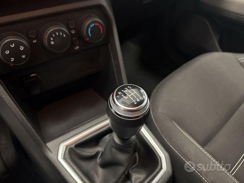 Usata Dacia Jogger Comfort 101 CV (74 kW) 2022 Grigio Monovolume