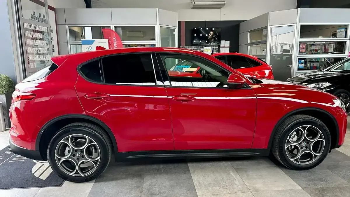 Usata Alfa Romeo Stelvio Tech Edition 190 CV (139 kW) 2019 Rosso alfa pastello SUV