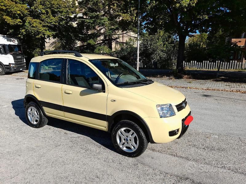 Usata 2006 Fiat Panda 4x4 Climbing Due volumi | 4500 € (Ottimo prezzo) - Immagine 1/4
