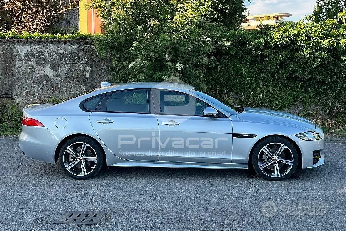 Usata Jaguar XF R-Sport 179 CV (131 kW) 2017 Grigio Berlina