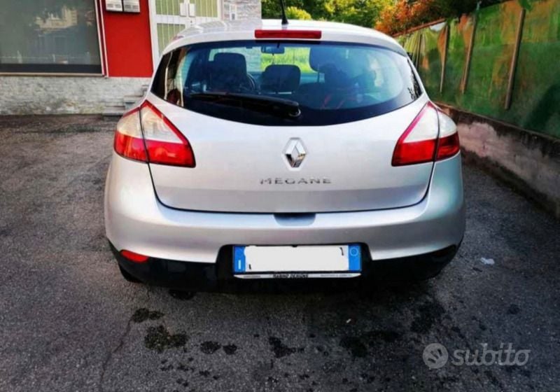 Usata Renault Mégane III 110 CV (80 kW) 2009 Grigio Utilitaria