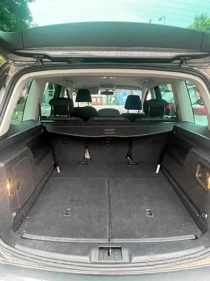 Usata VW Sharan 150 CV (110 kW) 2011 Grigio Monovolume