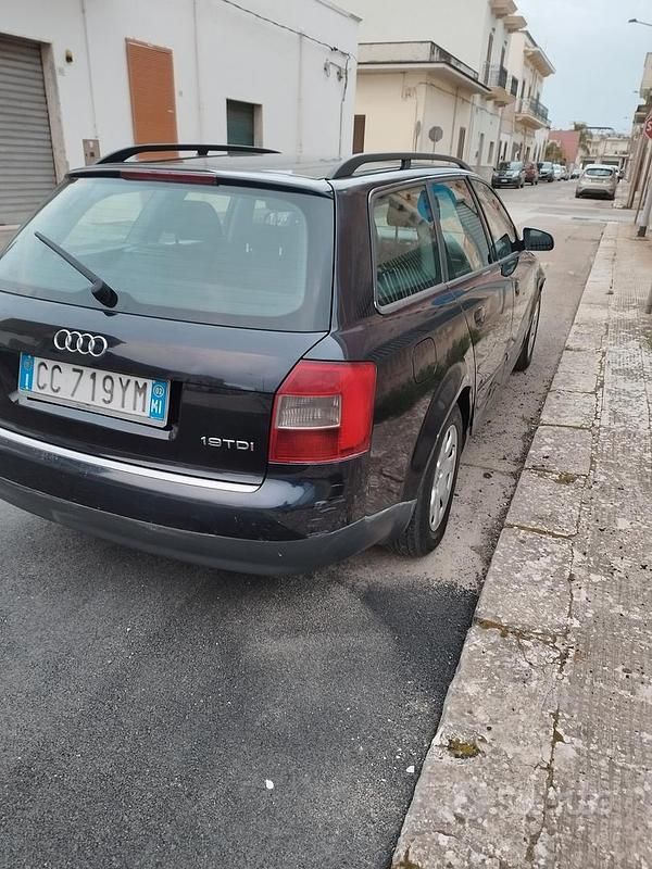Usata Audi A4 130 CV (95 kW) 2002 Blu Station wagon