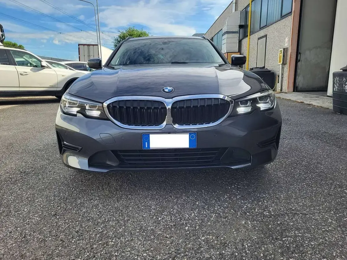 Usata BMW 318 Advantage 150 CV (110 kW) 2021 Scuro Station wagon