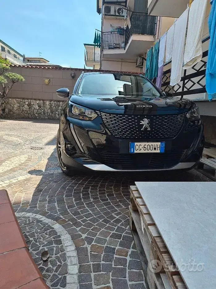 Usata Peugeot 2008 101 CV (74 kW) 2021 Nero SUV