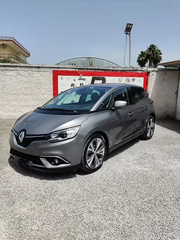 Usata Renault Scénic III Bose Edition 110 CV (80 kW) 2017 Grigio Monovolume