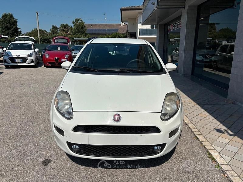 Usata Fiat Punto 75 CV (55 kW) 2015 Bianco Utilitaria