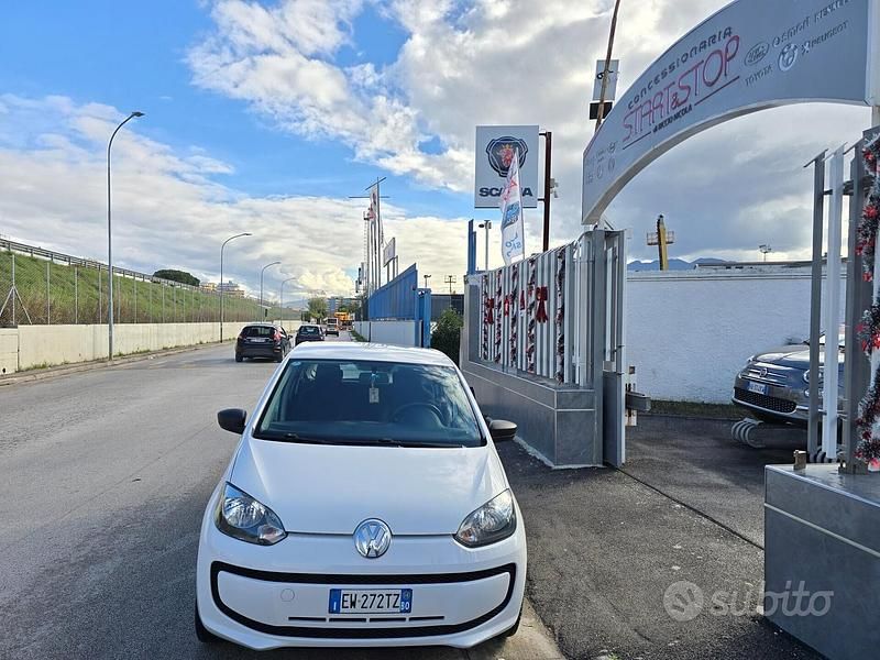 Usata VW up! Move 67 CV (49 kW) 2014 Bianco Utilitaria