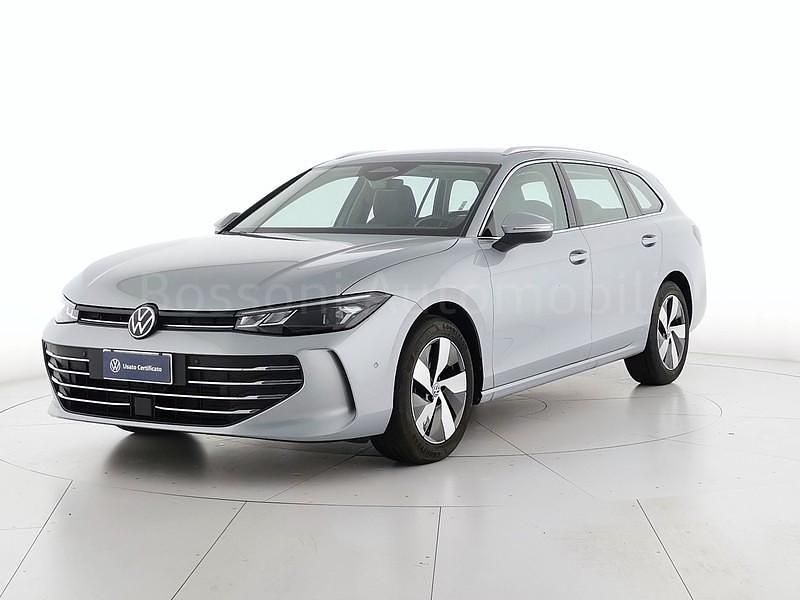 Grigio Usata 2024 VW Passat Business Station wagon | 35.900 € (Molto cara) - Immagine 1/4