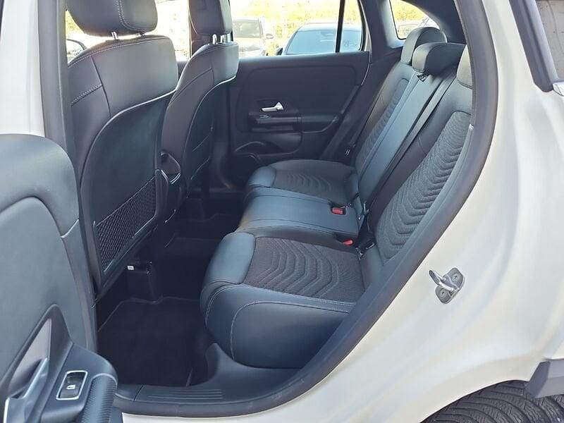 Usata Mercedes GLA180 116 CV (85 kW) 2023 Bianco polare SUV