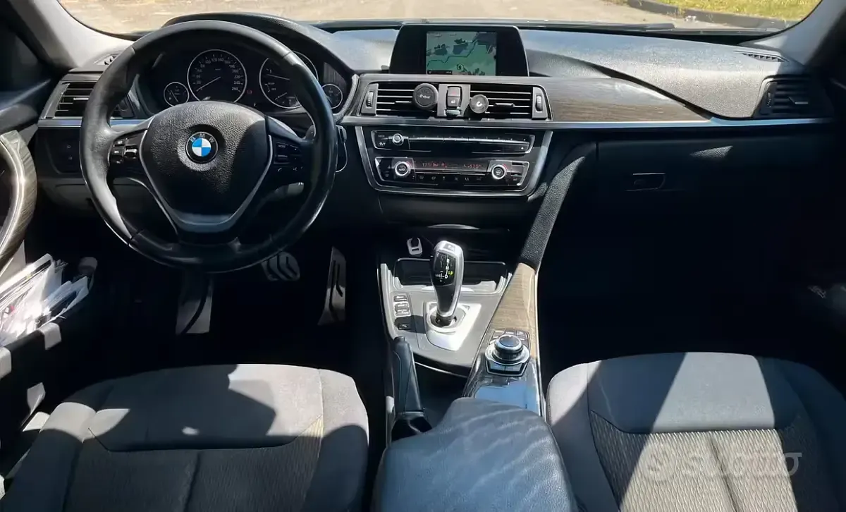 Usata BMW 330 Luxury Line 258 CV (189 kW) 2013 Station wagon