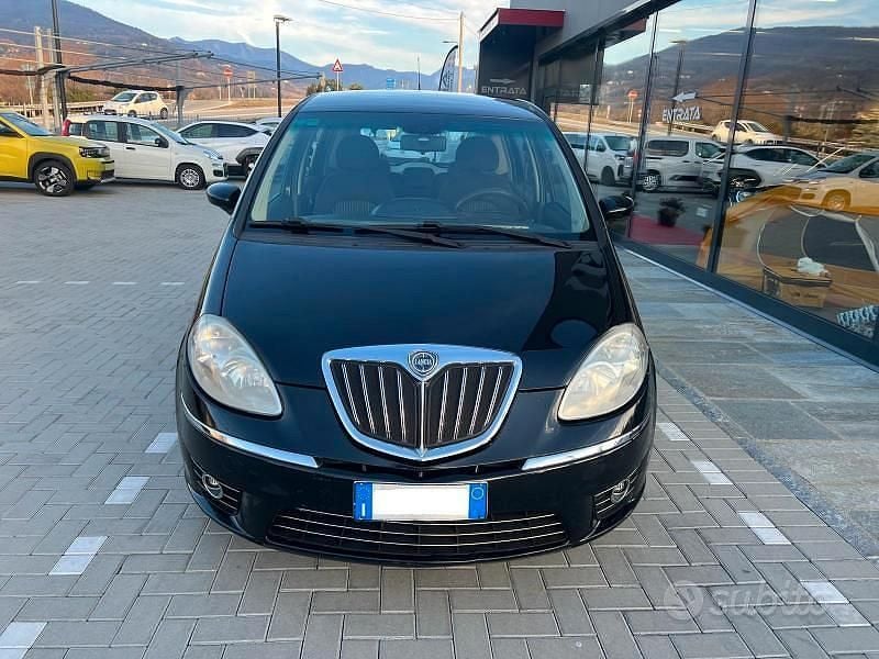 Usata Lancia Musa 77 CV (56 kW) 2009 Viola Monovolume