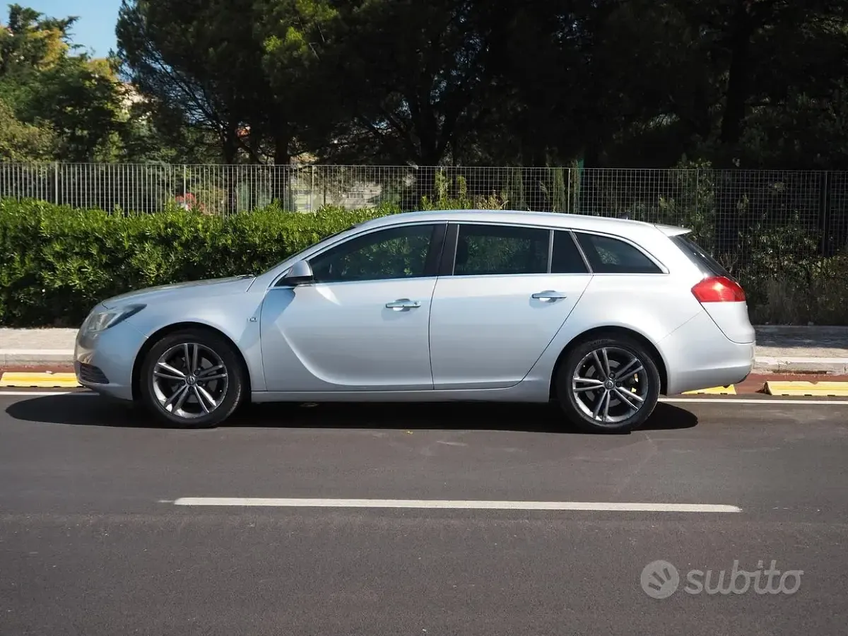 Usata Opel Insignia Cosmo 160 CV (117 kW) 2011 Grigio Station wagon