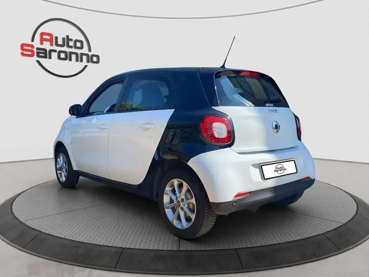 Usata Smart ForFour Passion 71 CV (52 kW) 2017 Bianco Utilitaria