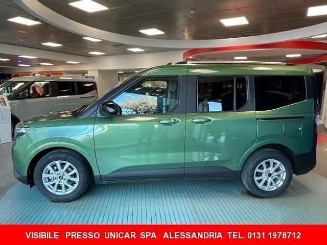 Usata Ford Tourneo Courier Titanium 125 CV (91 kW) 2023 Verde Monovolume