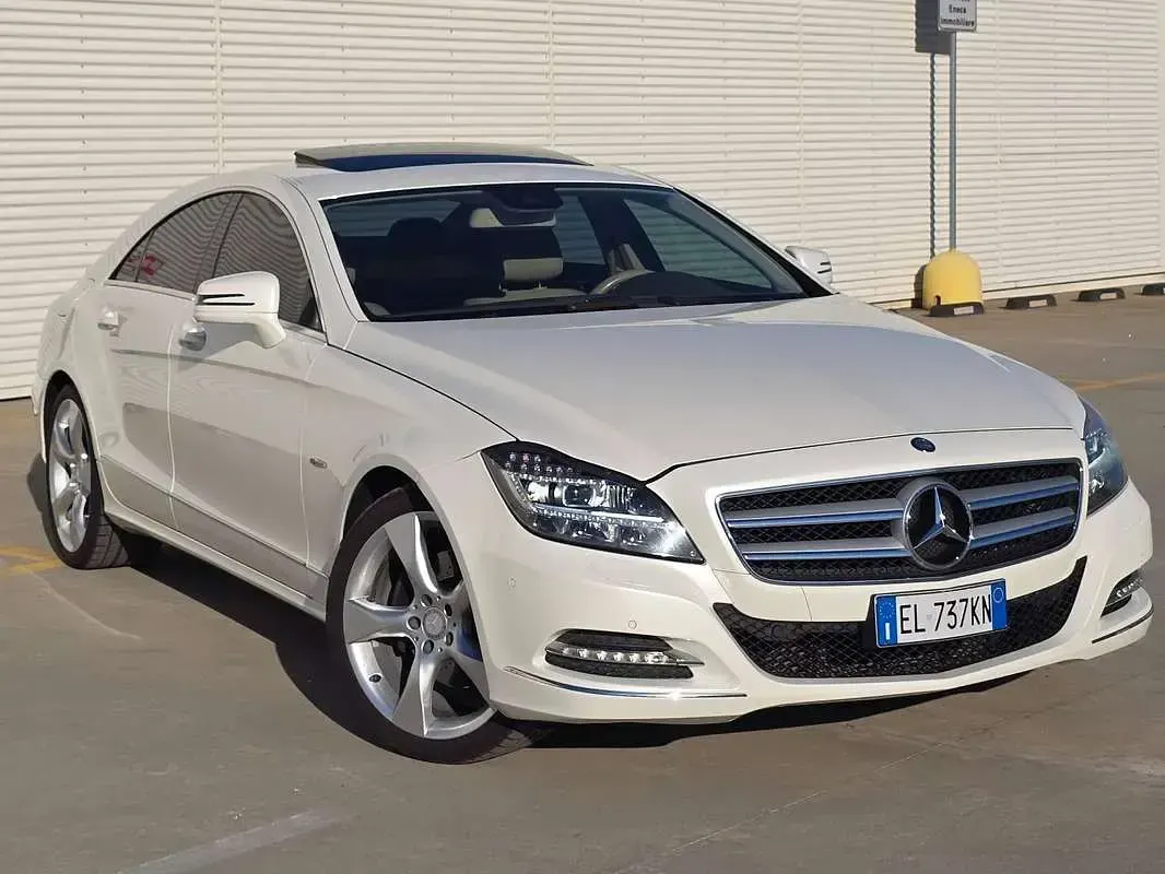 Usata Mercedes CLS350 265 CV (194 kW) 2012 Bianco Coupé