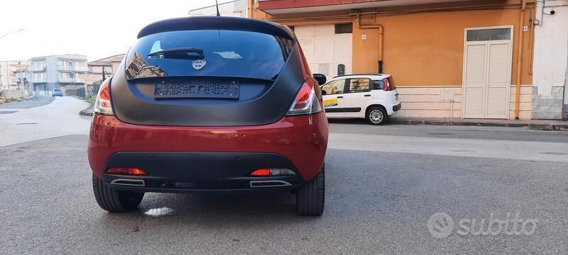 Usata Lancia Ypsilon S 85 CV (62 kW) 2014 Rosso Utilitaria