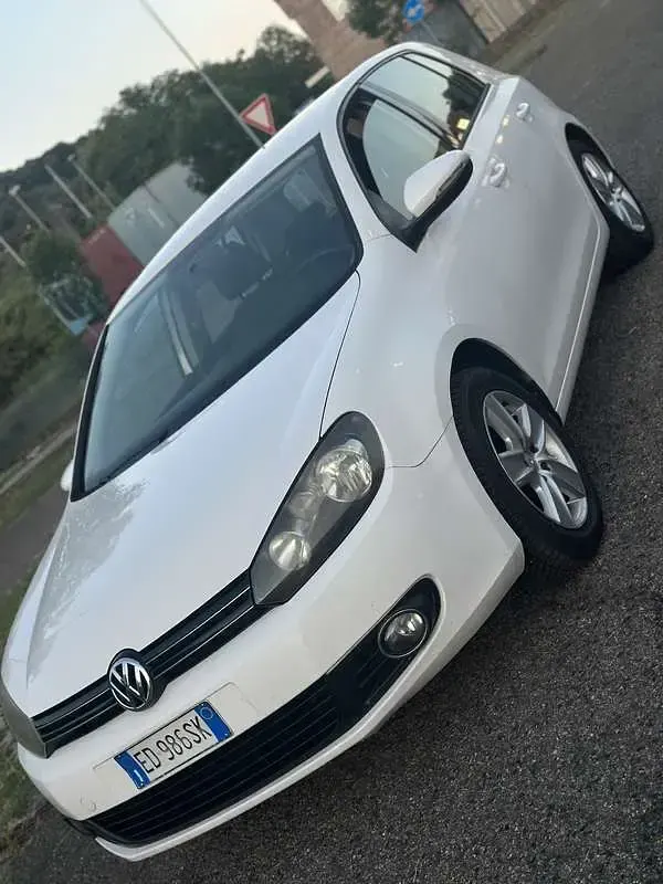 Usata VW Golf VI 105 CV (77 kW) 2010 Utilitaria