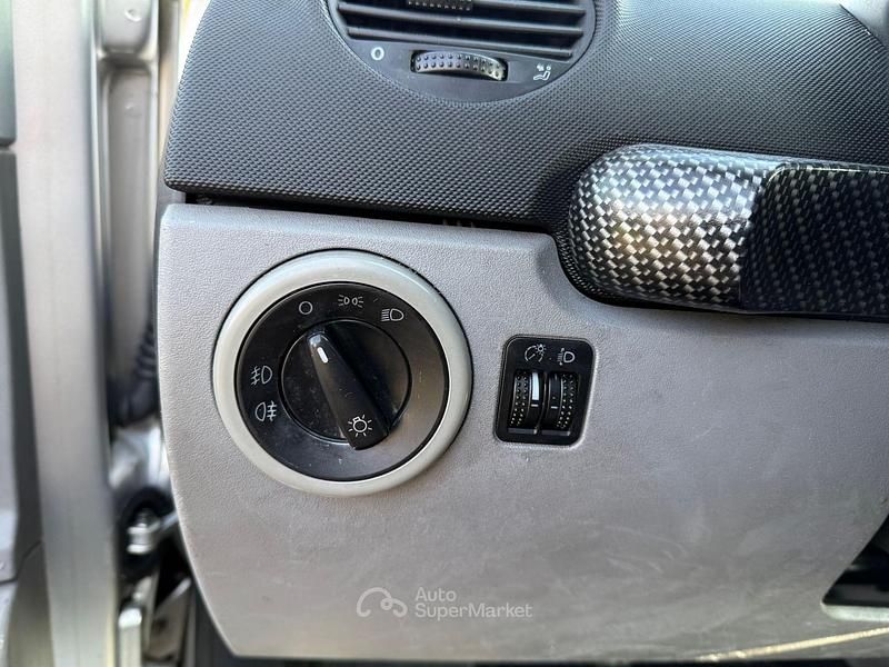 Usata VW New Beetle 116 CV (85 kW) 2000 Argento Utilitaria