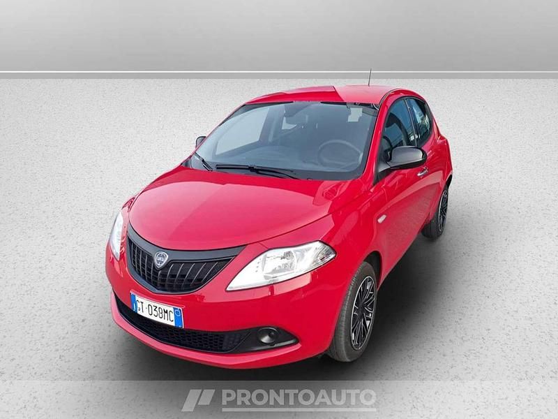 Usata Lancia Ypsilon S 70 CV (51 kW) 2024 Rosso Utilitaria