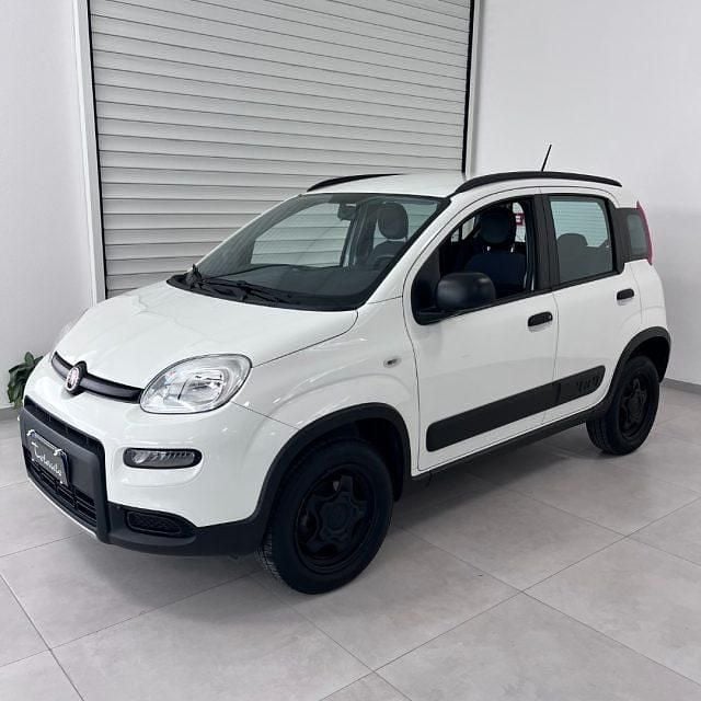 Usata Fiat Panda 4x4 S 86 CV (63 kW) 2020 Bianco Utilitaria