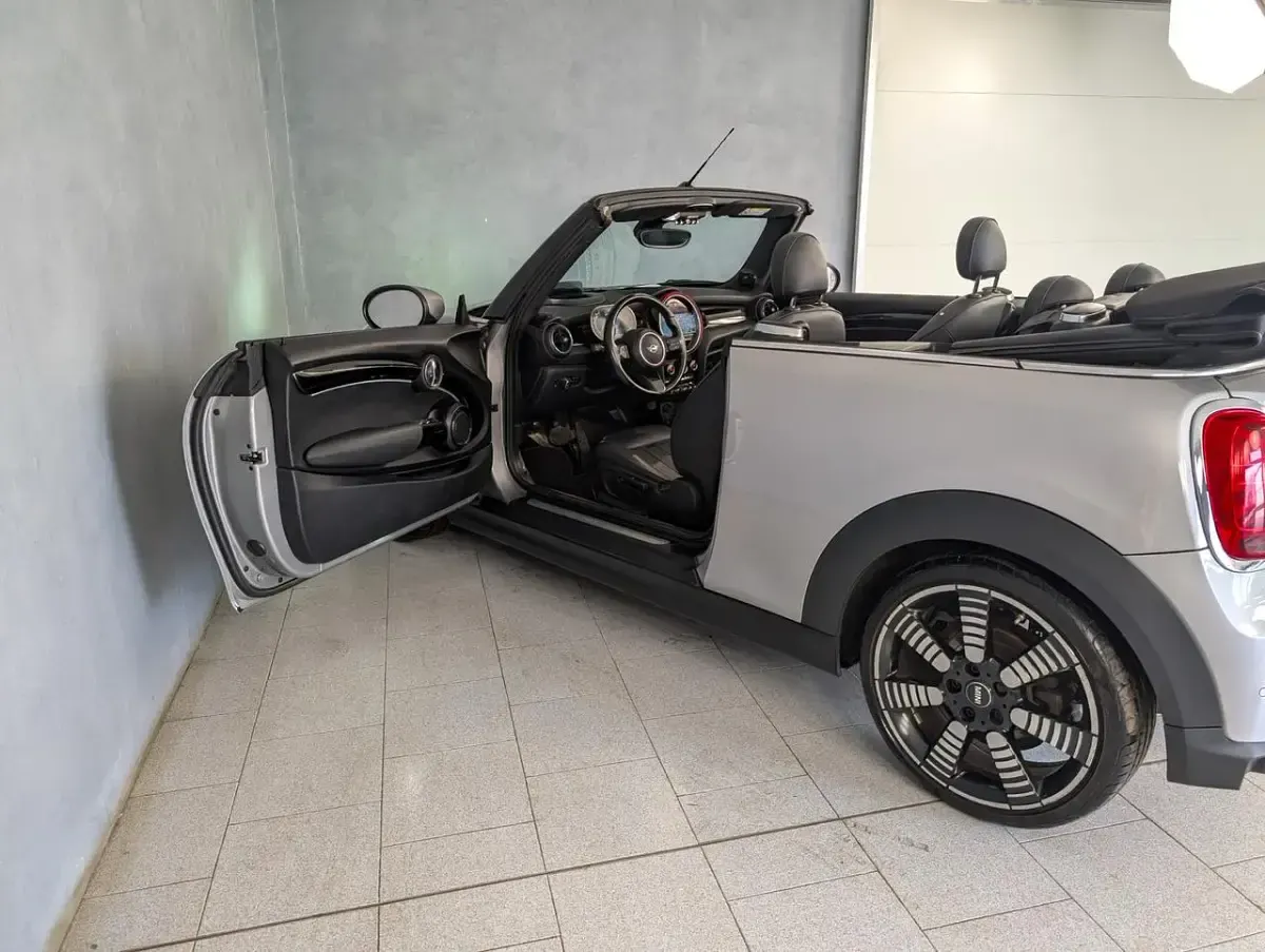 Usata Mini Cooper Cabriolet Classic 135 CV (99 kW) 2023 Argento Cabrio