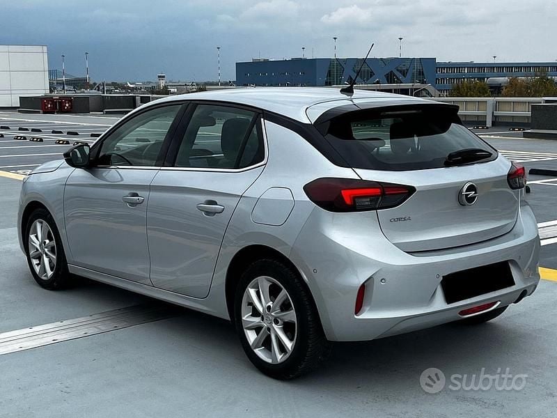 Usata Opel Corsa Design & Tech 101 CV (74 kW) 2023 Grigio Utilitaria