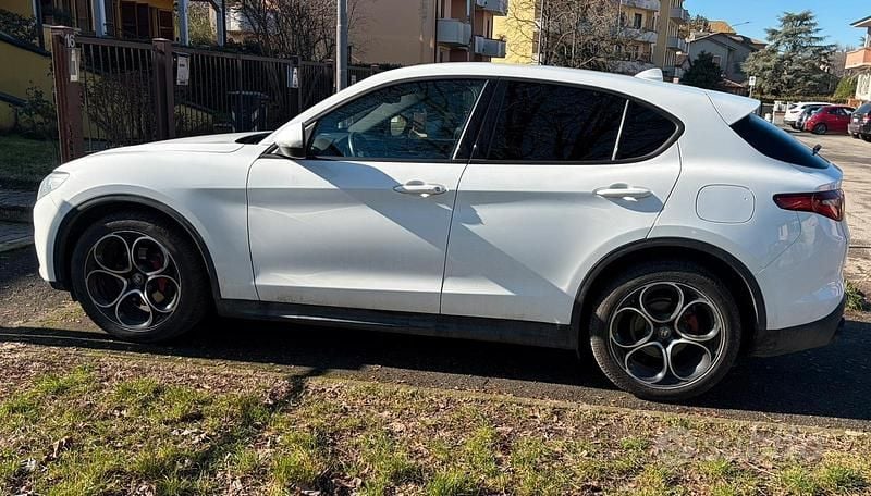 Usata Alfa Romeo Stelvio Sprint 160 CV (117 kW) 2021 Bianco SUV