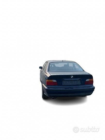 Usata BMW 325 192 CV (141 kW) 1993 Blu Coupé