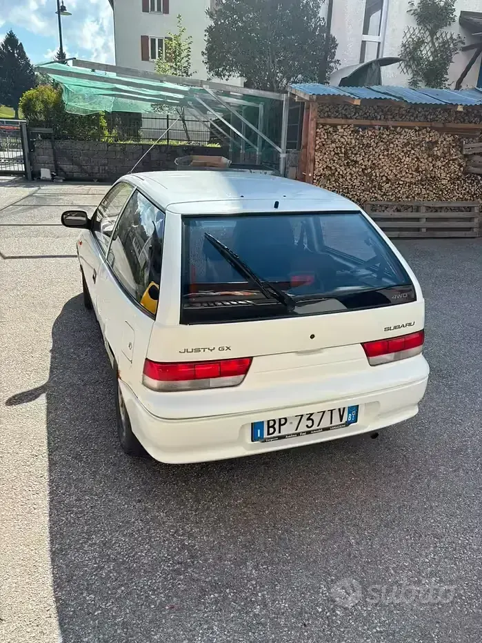 Usata Subaru Justy 85 CV (62 kW) 2001 Bianco Utilitaria