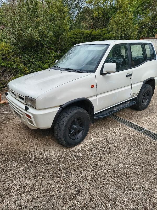Usata Nissan Terrano 101 CV (74 kW) 1996 Bianco SUV
