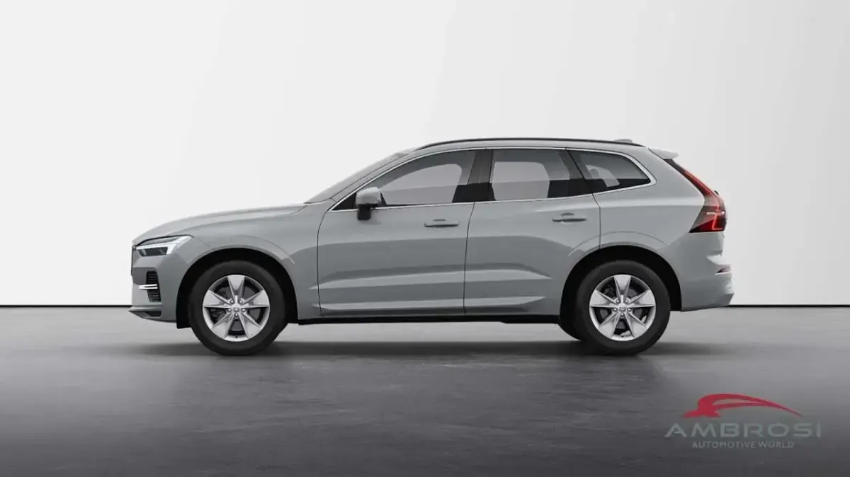 Nuova Volvo XC60 Core 250 CV (183 kW) 2025 Vapour grey SUV